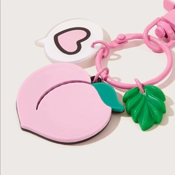 5/$20‎ Peach Charm Keychain - Picture 2 of 2